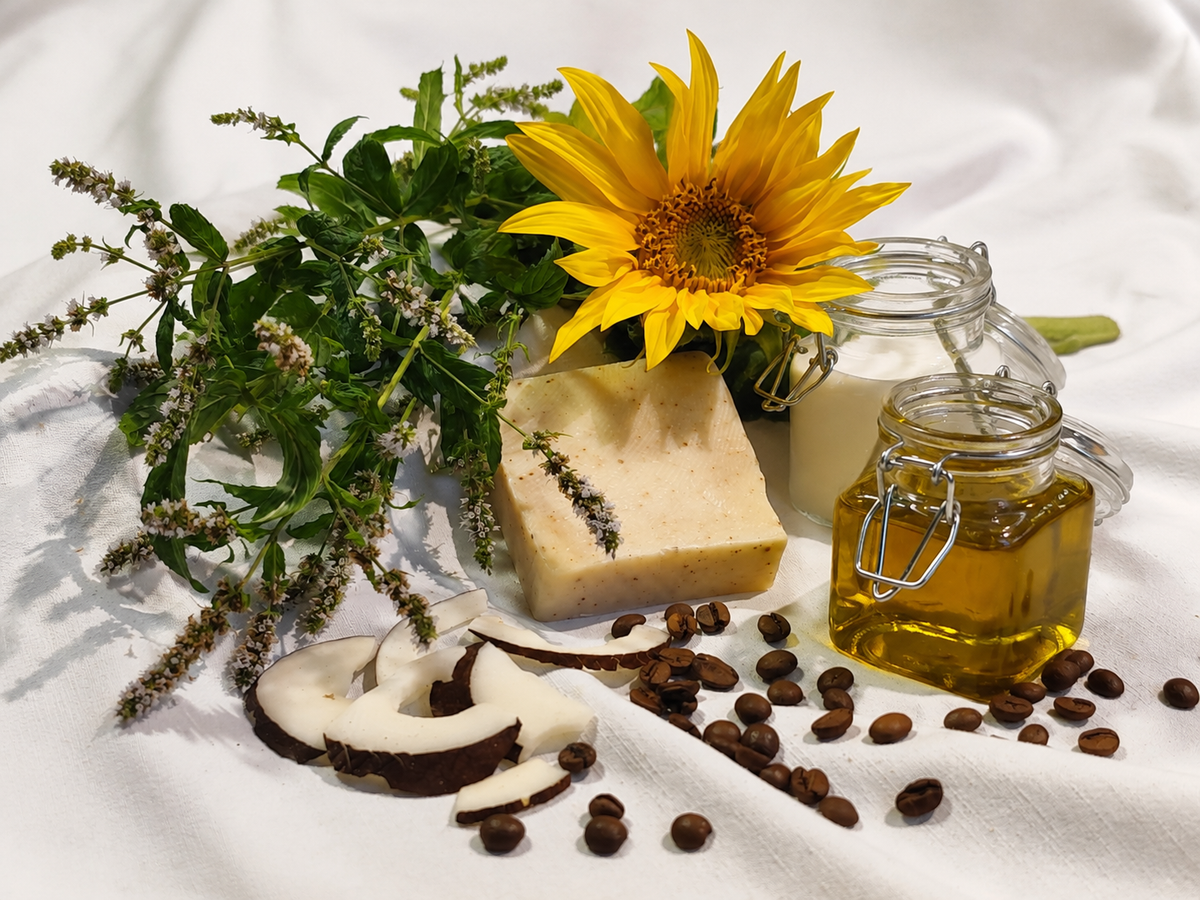 OLIVER Natural Soap With Goat Milk, Coffee & Mint